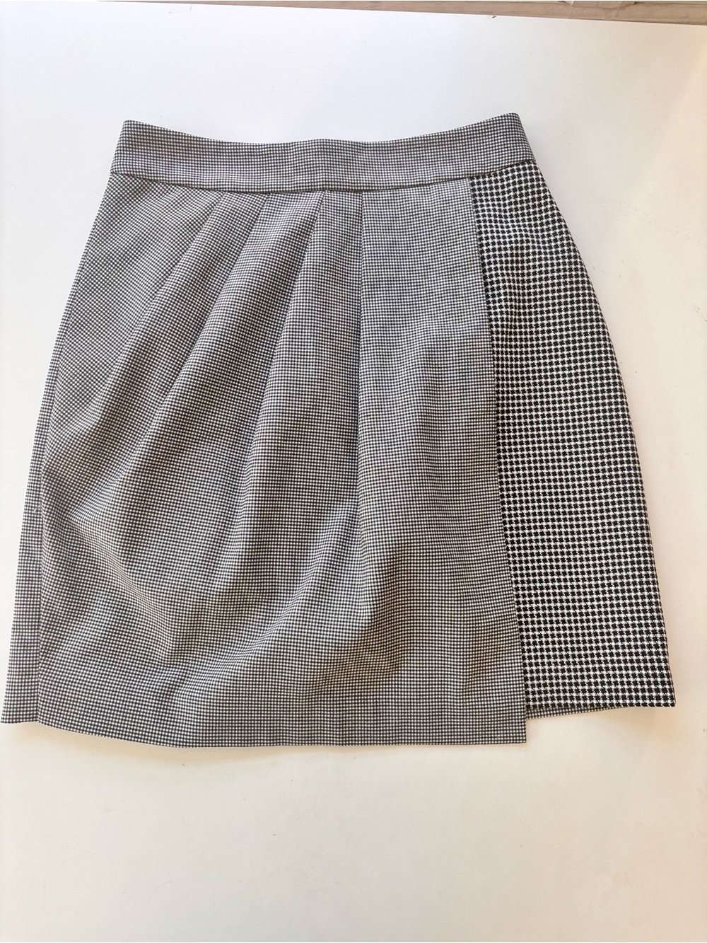 Pleated A-Line Skirt in Black & White Glen Plaid